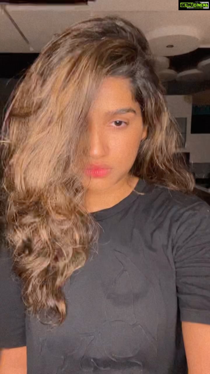 Rasika Sunil Instagram - @euphoria got me like! Dying to try more make up looks 😍 I love Rue! This could actually legit be my first reel 🙈 I hope I did okay #rasikasunil #rasikasunilfc #euphoria #liner #zendaya #rue #love #makeup #reelsinstagram #reelitfeelit #reelkarofeelkaro #actress