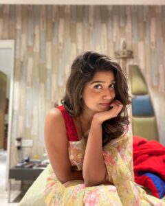 Rasika Sunil Instagram - #rasikasunil #rasikasunilfc #home #saree #sareelove #yellow #thane