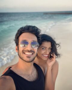 Rasika Sunil Instagram - Nothing but waves interrupting our conversations, is a bliss seldom experienced.❤️ 
Or else it’s usually the stupid fluctuating network on our video calls ! 
#longdistancemarriage 

#rasikasunil #rasikasunilfc #adibilagi #waves #throwback #maldives 

It’s probably my first time posting a throwback on a Thursday 🤣