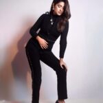 Rasika Sunil Instagram - Performance outfit ❤️ Styled by @stylebyk2 @ketaki_ashish Outfit by @labelsimrankatyal Jewellery by @sorayaajewels_ Hair by @snehakelkar906 Photos by @sarrikaaaaaa
