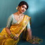 Rasika Sunil Instagram - Zee Marathi Ganeshostav 2023 Styling @nehachaudhary_ Hair by @priyankapore_makeupartist Clicked by @sarrikaaaaaa Saree: @aaishvy_designs Jewellery: @kankshinistudio @treasureboxforyou