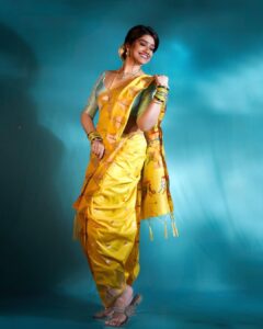 Rasika Sunil Instagram - Zee Marathi Ganeshostav 2023

Styling @nehachaudhary_ 
Hair by @priyankapore_makeupartist 
Clicked by @sarrikaaaaaa 
Saree: @aaishvy_designs
Jewellery: @kankshinistudio
@treasureboxforyou