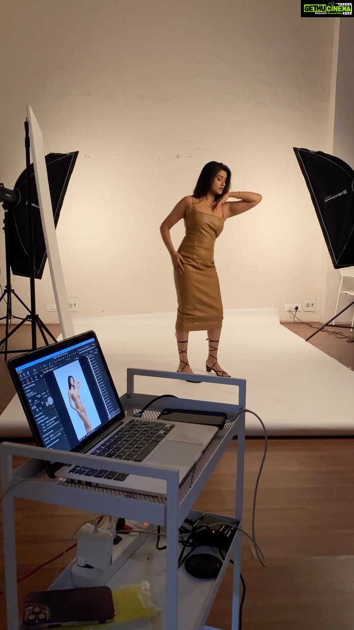 Rasika Sunil Instagram - βπ¬ Unveiling the Magic Behind the Camera! π Join us on an exclusive journey into the captivating world of @rasika123s βs latest photoshoot! πΈβ¨ From radiant smiles to intense expressions, witness the transformation as she brings life to every frame. π₯β¨ Get ready to be mesmerized by the glamour, the creativity, and the sheer dedication that goes into creating stunning visuals. Stay tuned for a sneak peek into the making of art that will leave you awestruck! π₯π Manage and Style by @stylebyk2 Photoshoot @mayurnarangikar Blazer by @miraya_by_pooja_khosla Jewellery @sorayaajewels_ Hair by @jasmitasonimalia BTS: @pratiksvision #BehindTheScenes #BTSMagic #OnSetAdventures #LightsCameraAction #BehindTheLens #BehindTheGlam #BehindTheCamera #OnSetLife