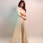 Rasika Sunil Instagram - When outfits celebrate you ❤️ Styled by @stylebyk2 @ketaki_ashish Outfit by @kalamandir_thane Jewellery by @sorayaajewels_ Photos by @sarrikaaaaaa Make up and hair by me ❤️