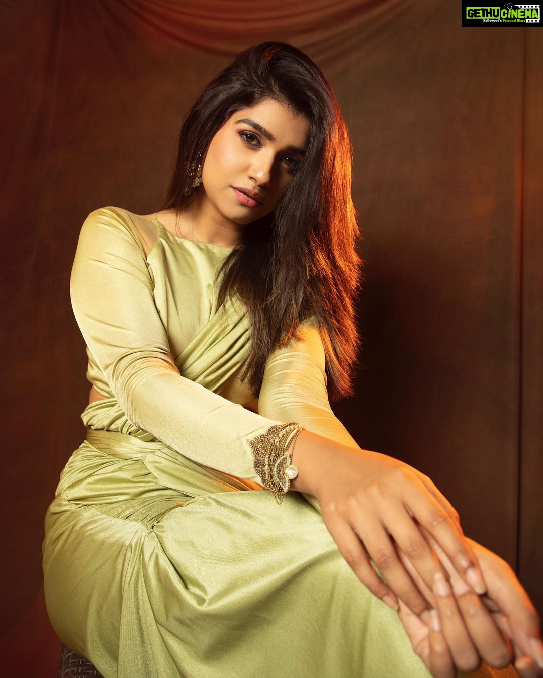 Rasika Sunil Instagram - ❤️ Styled and managed by @ketaki_ashish @stylebyk2 Outfit by @aatarahindia Jewellery by @aarika_by_chandrika Hair by @priyankapore_makeupartist Picture by @mirrorcraftbynamit