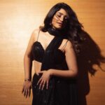 Rasika Sunil Instagram - Outfits that make you shine ❤️ Celebrating my talented team❤️ Styled and managed by @ketaki_ashish @stylebyk2 Outfit by @moresha_sameera_dalvi Jewellery by @sorayaajewels_ MUA @priyankapore_makeupartist Photoshoot by @mirriorcraftfilms