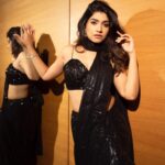 Rasika Sunil Instagram - Outfits that make you shine ❤️ Celebrating my talented team❤️ Styled and managed by @ketaki_ashish @stylebyk2 Outfit by @moresha_sameera_dalvi Jewellery by @sorayaajewels_ MUA @priyankapore_makeupartist Photoshoot by @mirriorcraftfilms