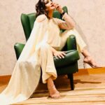 Raveena Tandon Instagram – #mood #diljhoomjhoom❣️