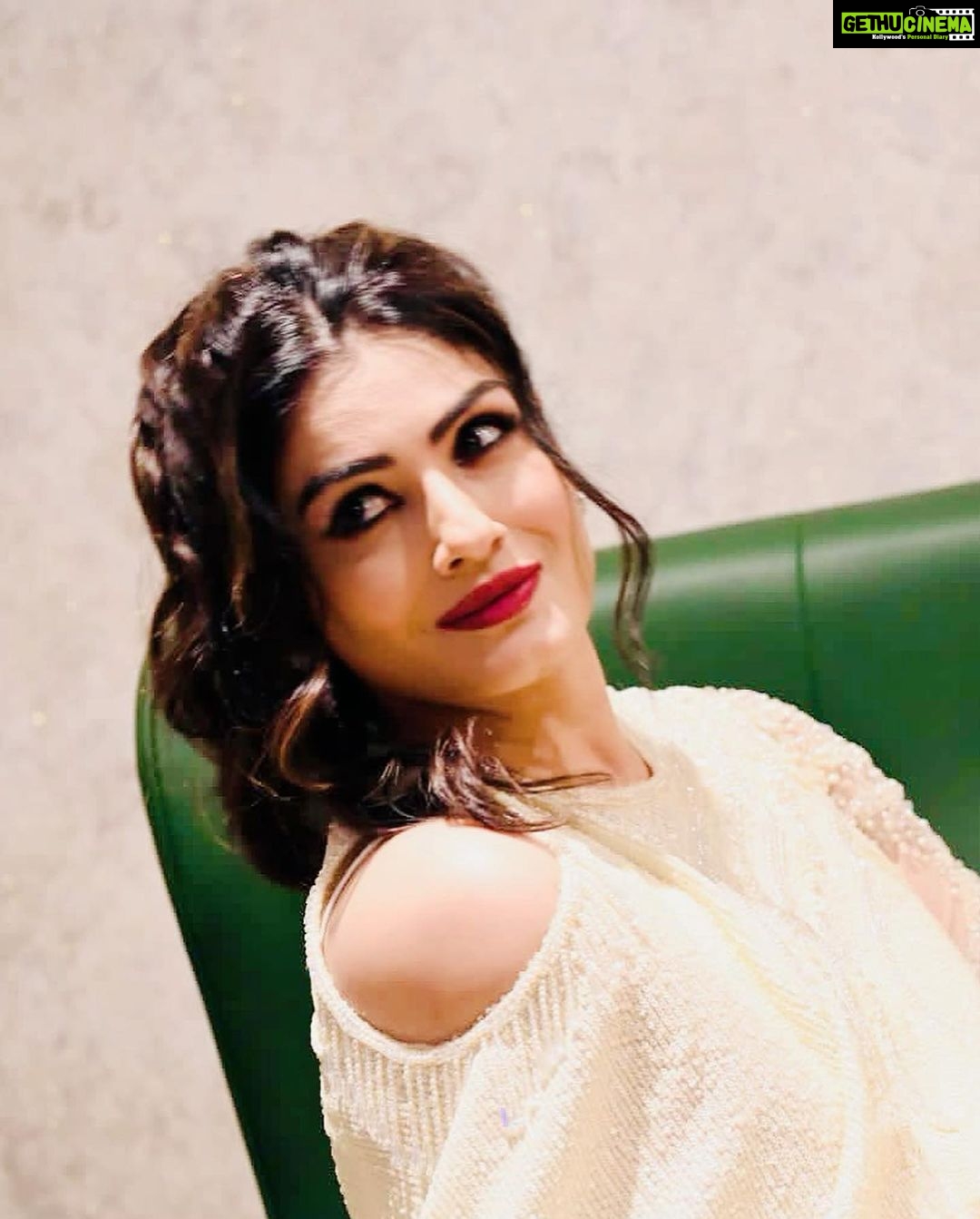 Raveena Tandon Instagram - #mood #diljhoomjhoom❣️
