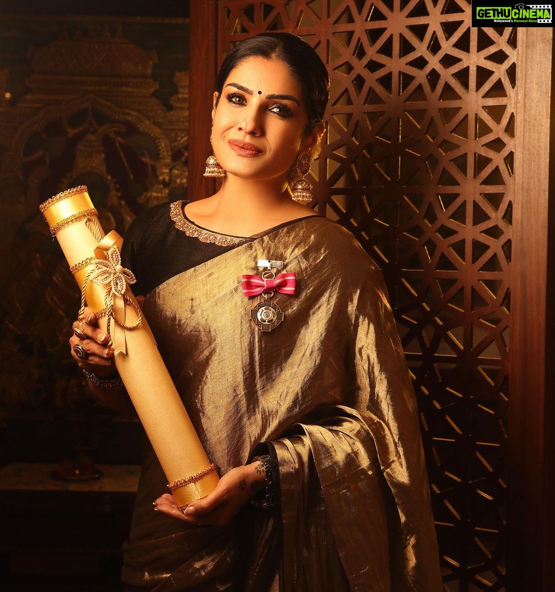 Raveena Tandon Instagram - ♥️ The journey ….Pathar ke Phool gave me the opportunity for which I will be eternally grateful. To open up this beautiful world of cinematic dreams , for a teenager to now .. it’s given me all. #nationalcinemaday Mumbai, Maharashtra