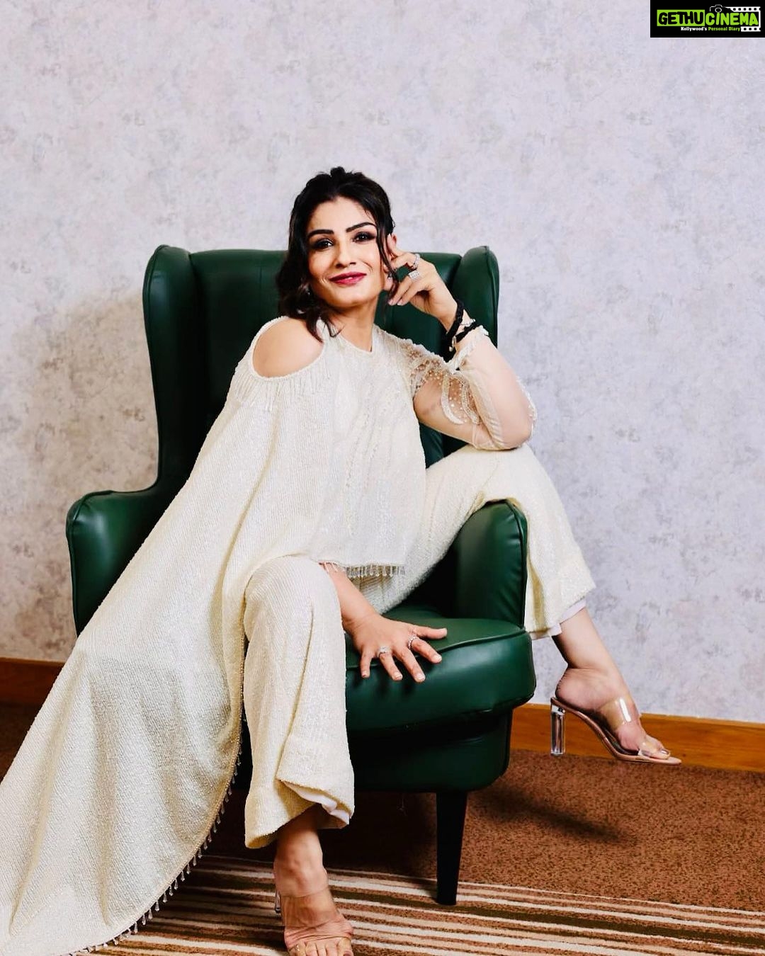 Raveena Tandon Instagram - #mood #diljhoomjhoom❣️