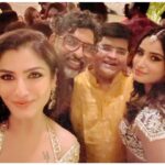 Raveena Tandon Instagram - In #MM with #MM ♥️! The #OG gang always … ! ♥️ the host with the most @manishmalhotra05 ♥️ दीपावली की शुभ रात्रियों का आरंभ! 🎉🙏🏻🪔🕉️🙏🏻 Glam by- @sshurakhan 📸- @kakali_das_photography