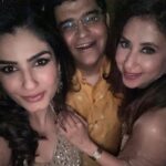 Raveena Tandon Instagram - In #MM with #MM ♥️! The #OG gang always … ! ♥️ the host with the most @manishmalhotra05 ♥️ दीपावली की शुभ रात्रियों का आरंभ! 🎉🙏🏻🪔🕉️🙏🏻 Glam by- @sshurakhan 📸- @kakali_das_photography