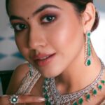 Reem Shaikh Instagram – Naino wale ne…✨ 

Jewellery  @jawahriiofficial 
Makeup @sachinmakeupartist1
Stylist @styledby_khushboorajoriya
Photographer @thebhupeshkalal
Production – @rayyroomfilms