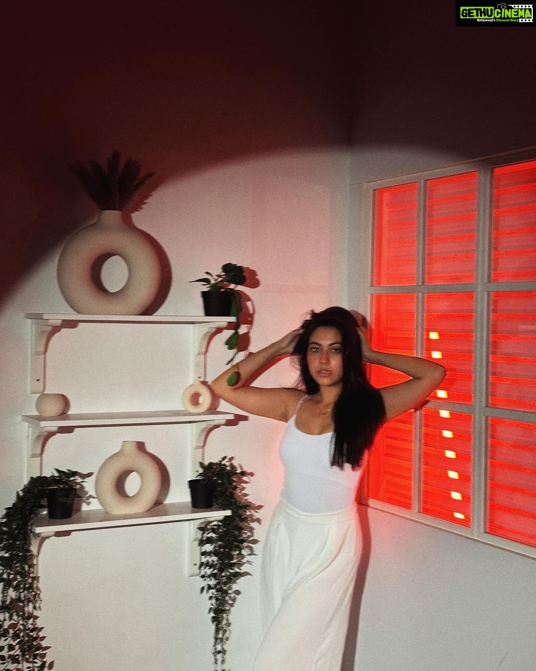 Reem Shaikh Instagram - It's "too" a.m. for me.