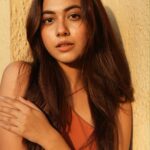 Reem Shaikh Instagram – Hello my lovelies 
Let me tell you how I elevate my daily shower experience… naturally with @Lovebeautyandplanet_in ‘s all new Turmeric & Moringa Body Care Range. 
The benefits of Turmeric work on my body, giving me brighter and more youthful skin. 

I just love how my skin feels after this gentle exfoliation and a refreshing cleanse… 

Also the fragrance… zesty and fresh! Absolutely bliss…

Your skin will thank you, so shop now guys!

#Ad #lovebeautyandplanet
#Brightening #YouthfulSkin #TurmericAndMoringa #BodyScrub #BodyWash