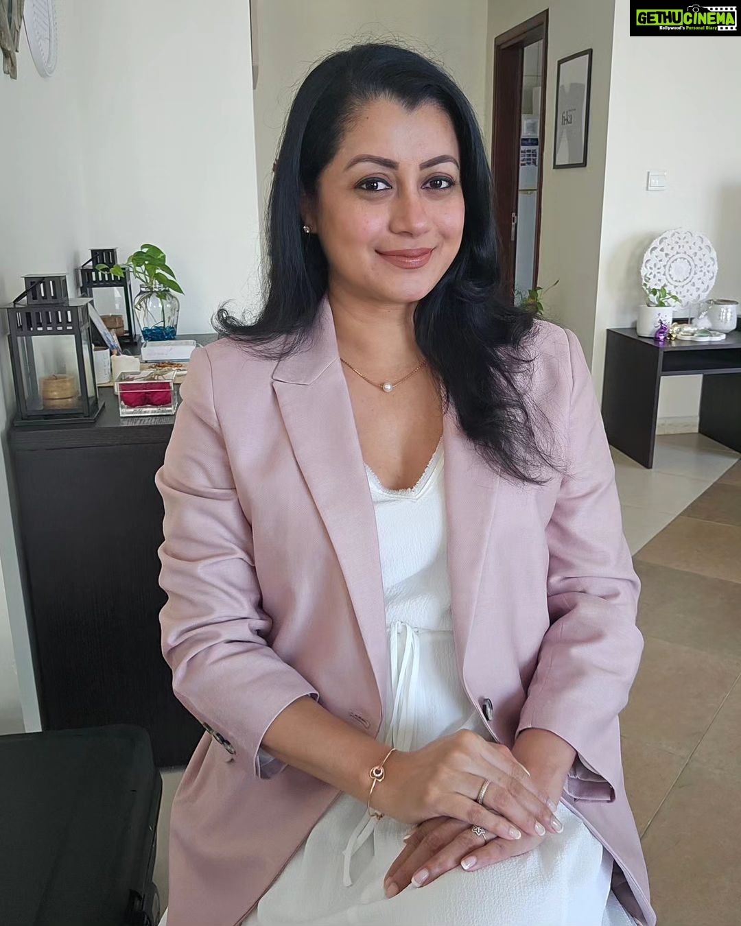 Reenu Mathews Instagram - In October, we wear Pink🩷 . . #pinkoctober🎀 Dubai, UAE