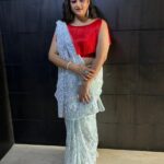 Rekha Krishnappa Instagram – All about yesterday at EVP AT @zeetamizh 

My makeup artist @prink_bridalmakeup 
Thank you so much for me look good… ❤️
Costume designer @myself😉

#awards #zeeawards2023 #zeetamil #zeeserial Chennai, India
