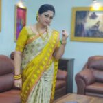 Rekha Krishnappa Instagram - Yellow for the season 🤟🏻💖 #sareedraping #sareelove #sareecollection #sareefun #sareetime #sareefashion #sareeaddict #sareelover Chennai, India