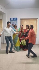 Rekha Krishnappa Instagram - நம்ம Always Vibe-uh தா...!!!🕺🏻🔥 சீதா ராமன் | திங்கள் - வெள்ளி இரவு 7:30 மணிக்கு #SeethaRaman #Seetha #Raman #Mahalakshmi #Archana #LiveReel #ZeeTamil