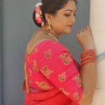 Rekha Krishnappa Instagram - Just go with the flow and give credit to this lovely song... #kannadasongs #sareelove #sareefashion #sareecollection #sarees #shootlocation Chennai, India