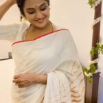 Remya Nambeesan Instagram - @stylestoriesbypriyanka @kalaakaari @neethu_makeupartist #reelsvideo #reelitfeelit #feelitreelit #reelsinstagram #reels Eranakulam