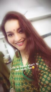 Renu Desai Instagram - Love, laugh, live…
because you never know what is going to happen tomorrow😁🤪