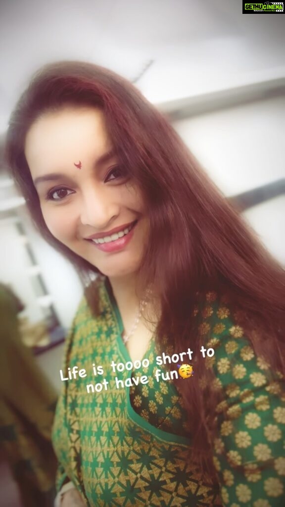 Renu Desai Instagram - Love, laugh, live… because you never know what is going to happen tomorrow😁🤪