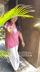 Renu Desai Instagram - I have started borrowing (stealing) Akiras cotton dhotis and trust me they are so much more comfortable than jeans and as functional as pants. We should start wearing local cotton fabrics more because as indians we are blessed with such diverse natural fabrics and weaves 🩵
Let’s start wearing our traditional clothes as much as possible 😁🎉