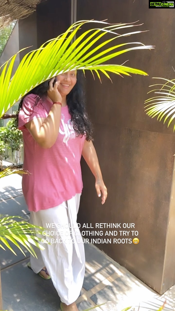 Renu Desai - 34.6K Likes - I have started borrowing (stealing) Akiras cotton dhotis and trust me they are so much more comfortable than jeans and as functional as pants. We should start wearing local cotton fabrics more because as indians we are blessed with such diverse natural fabrics and weaves 🩵
Let’s start wearing our traditional clothes as much as possible 😁🎉
