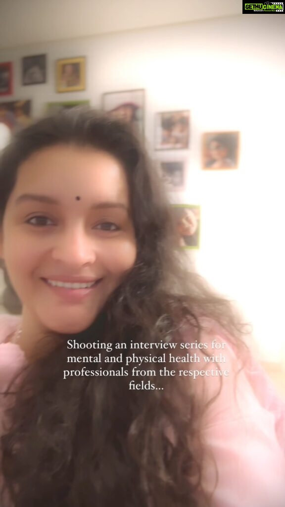 Renu Desai Instagram - I will share more details once we get done with the interview shoot 😊 #staytuned