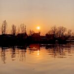 Renu Desai Instagram - @shilparao ‘s voice is so meditative and calm🧡 Dal Lake, Kashmir