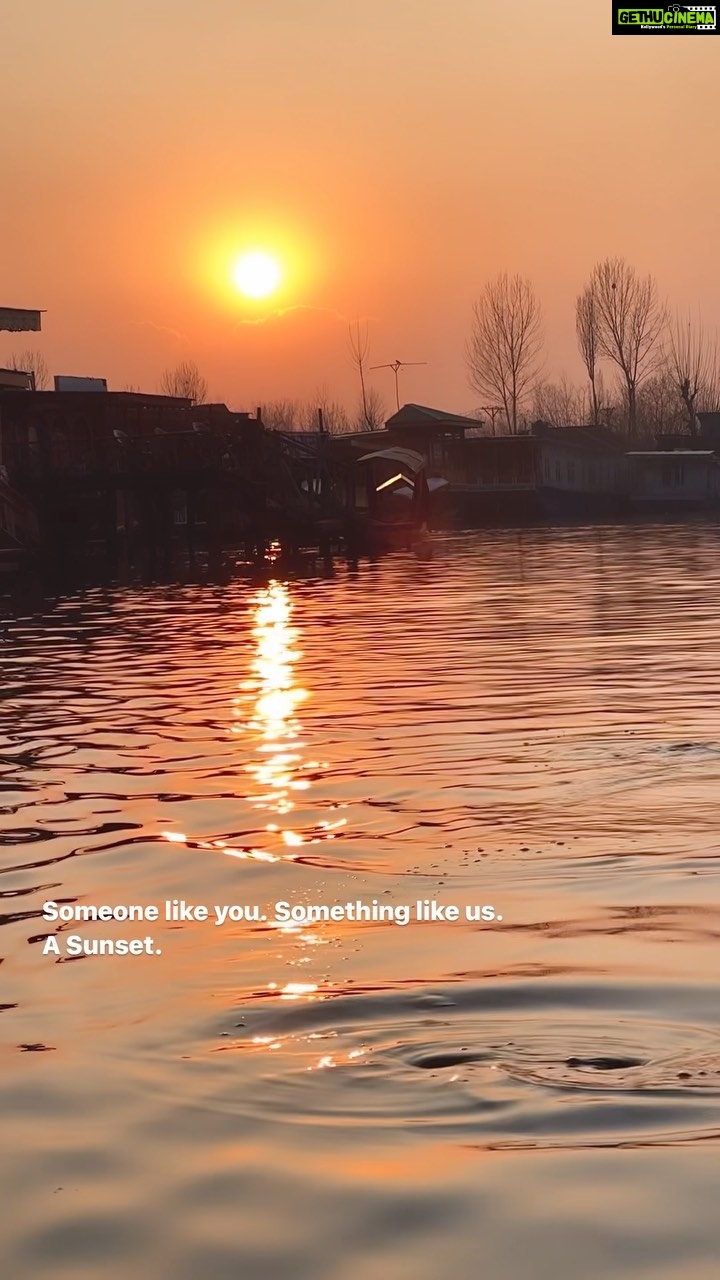 Renu Desai Instagram - Someone like you. Something like us. A Sunset. Srinagar, Jammu and Kashmir