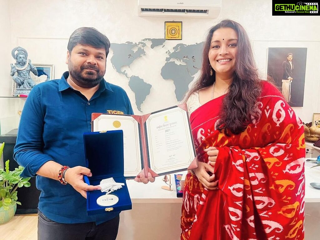 Renu Desai Instagram - Congratulations @abhishekofficl bhaiya for the National award…this is just the beginning bhaiya of the many more to come🎉🙏🏼 Hyderabad