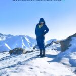Renu Desai Instagram - I was trying to find my frozen brains that fell out from my beanie😭 #gulmarg #gondolaride #apharwatpeak