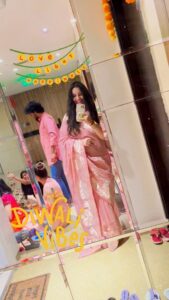 Renu Desai Instagram - General happiness 🥳🌸