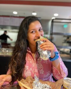 Renu Desai Instagram - Eating a burrito in public is either an act of bravery or an art mastered over years 🤪
Major missing happening of Chipotle😭