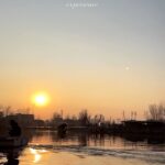 Renu Desai Instagram - Leaving on a Boeing no 747? Dal Lake, Kashmir