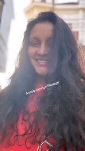 Renu Desai Instagram - Unbrushed messy hair is the best hairstyle🤪🎉