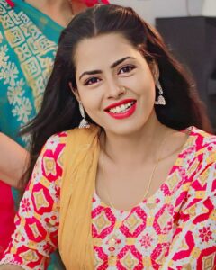 Richa Dixit Instagram - @richa_dxt 🌹🥀❤️😍😘🦋💓
#richadixit