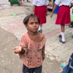 Richa Dixit Instagram - छोटी सी ख़ुशी❤️🙏. #helpyoubharat #help #instagram #instagood #instalike #emotions @help_you_bharat_ @priyanshusinghmusic @richa_dxt @ashutoshtiwari_penman