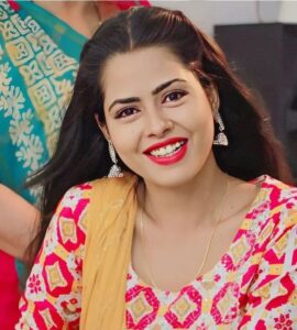 Richa Dixit Instagram - "My dear Sister, I wish you a very happy and joyful year ahead. May God love and care for you, as you did for me. May you live a long and beautiful life. – Happy Birthday Sister.” 🎂🎈🧁🥳🎉🍰🕯️🎆

#happybirthday #birthday #richadixit