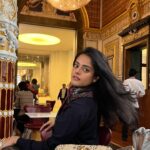 Riddhi Kumar Instagram - Tourist tour Victoria&Albert Museum, London