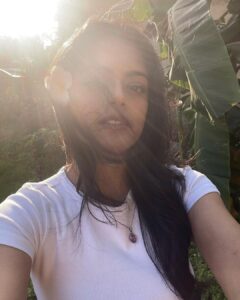 Riddhi Kumar Instagram - Favourite flower favourite females 🧏🏻‍♀️