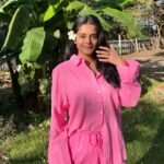 Riddhi Kumar Instagram - Trying to be more active on insta. @alka.kumar and @vasudhagroverr will be proud 🫠