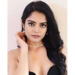 Riddhi Kumar Instagram - For the opening ceremony of the Jio MAMI Mumbai Film Festival 2023 ✨ Photographed by @arora.yogesh Make up @jackymakeup87 Nita Mukesh Ambani Cultural Centre