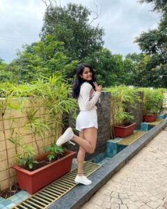 Riddhi Kumar Instagram - 🌈 & 🦋