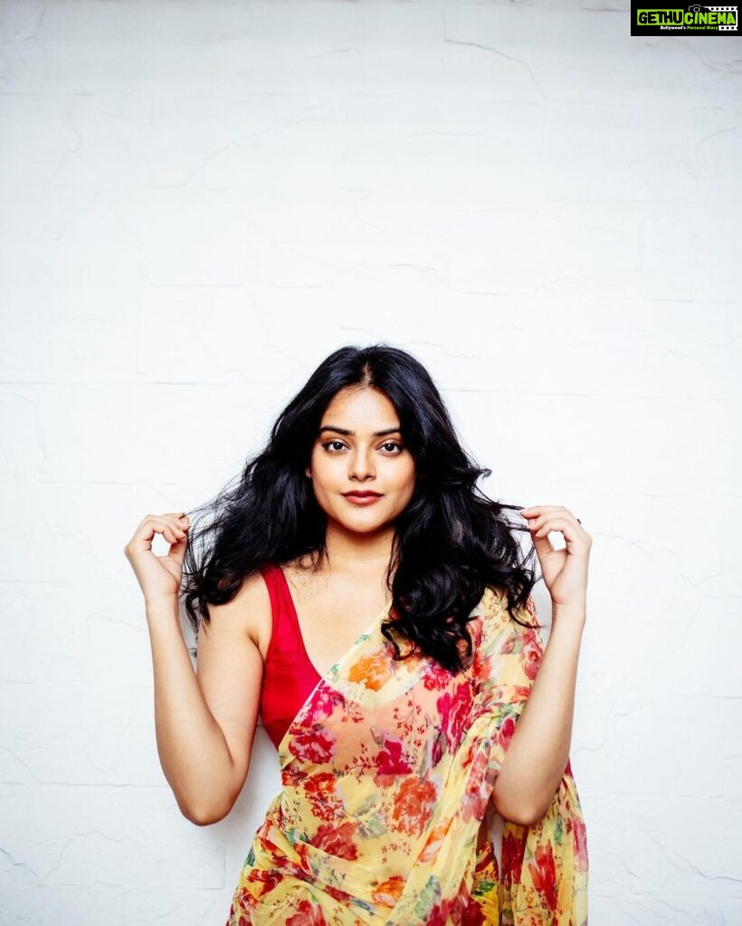 Riddhi Kumar Instagram - Saree day with @portraitsbybalvindersingh Make up by @jui_themakeupartist