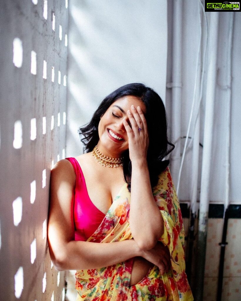 Riddhi Kumar Instagram - Saree day with @portraitsbybalvindersingh Make up by @jui_themakeupartist