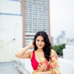 Riddhi Kumar Instagram – Saree day with @portraitsbybalvindersingh 
Make up by @jui_themakeupartist